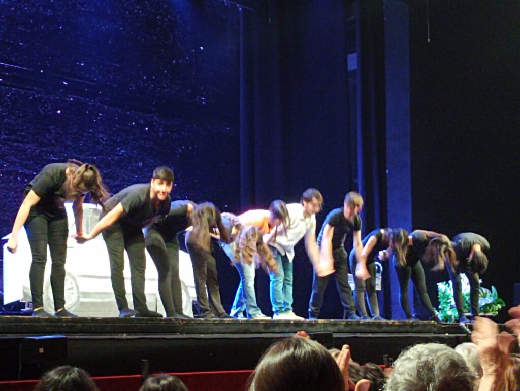 ragazzi a teatro